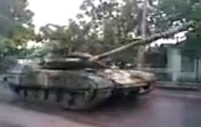 По Талаківці проїхали два танки