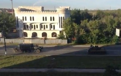 Видео передвижения колонны боевой техники в сторону Луганска