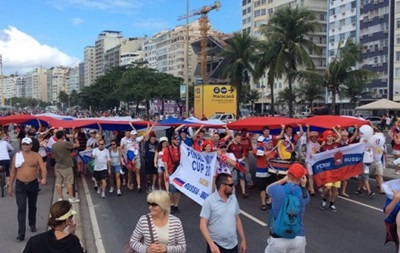 500 російських фанатів пройшлися маршем у Ріо-де-Жанейро