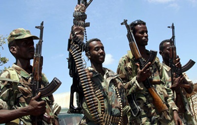 Кенийские истребители обстреляли боевиков в Сомали