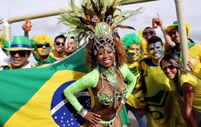 Фотогалерея. Бразильський карнавал: Найкращі кадри фанатів на ЧС-2014 