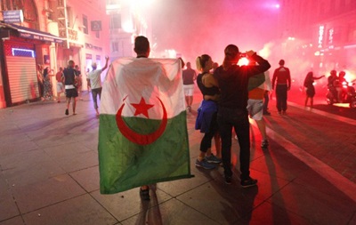 Перемогу Алжиру над Росією бурхливо відсвяткували в Марселі 