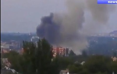 У мережі з явилося відео пожежі у військовій частині Донецька