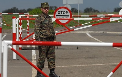 Митники РФ повідомляють про пошкодження українським снарядом автовокзалу в Гуковому