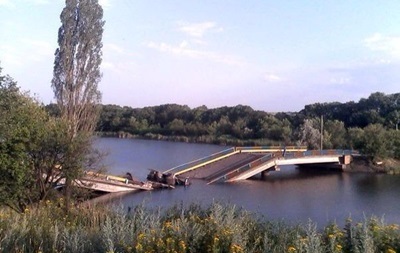На Донбасі підірвали три мости 