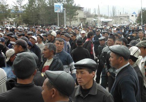 Государственное ТВ Кыргызстана начало транслировать выступления оппозиционеров
