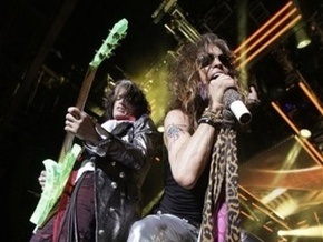 Aerosmith отменили летние концерты из-за травмы вокалиста