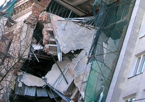 Фотогалерея: Без окон, без дверей. В центре Харькова упал фасад пятиэтажки