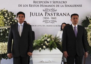 В Мексике похоронили  самую страшную женщину в мире 