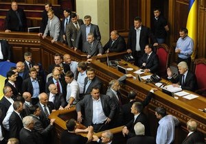 УП: Депутаты Литвина помогли принять языковой законопроект