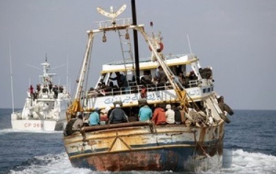 Біля берегів Лівії під час аварії судна загинули понад 20 нелегальних мігрантів 