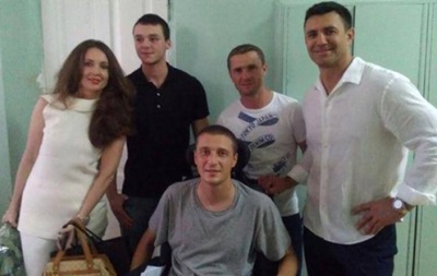 Главный тренер Динамо проведал раненых бойцов из зоны АТО