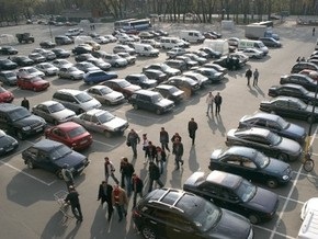 В центре Киева введут сплошную зону парковки