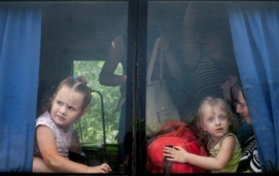 Влада вирішила евакуювати всіх дітей із зони АТО