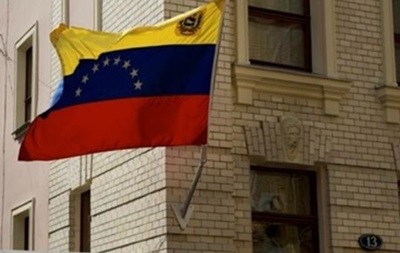 Венесуела вирішила закривати вночі кордон із Колумбією