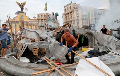 Итоги 9 августа: уборка на Майдане, наступление на Донбассе и согласие Киева на гуманитарную миссию