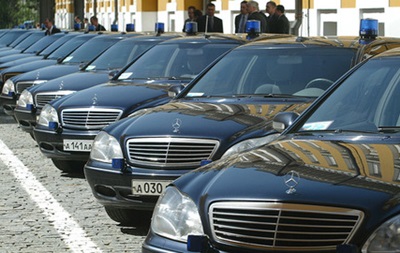 В России предложили в ответ на санкции запретить госзакупки Mercedes и BMW