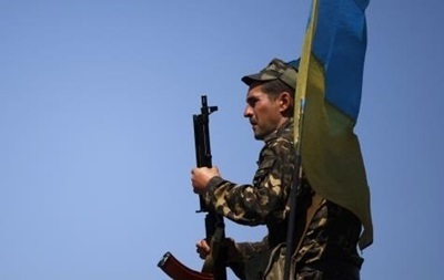 25 українських військових звільнені з полону - Порошенко