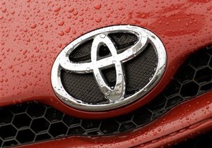Проблемы с тормозной системой: Toyota отзывает 437 тысяч машин-гибридов