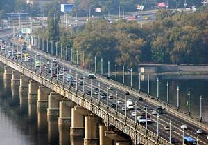 новости Киева - мост Патона - ремонт - Власти обещают завершить ремонт тротуаров на мосту Патона до конца года