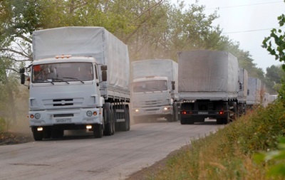 Первые грузовики из гуманитарной колонны вернулись в Россию