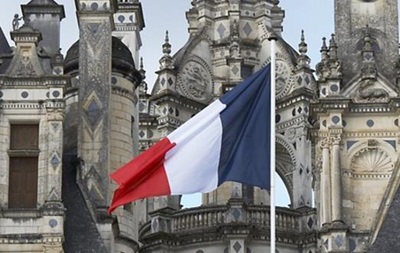 Во Франции приступает к обязанностям новый кабмин