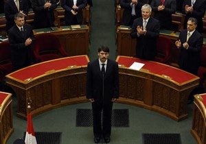 Новоизбранный президент Венгрии не приедет на саммит в Крым