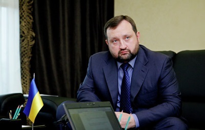В Украине должна быть принята программа господдержки валютных заемщиков - Арбузов