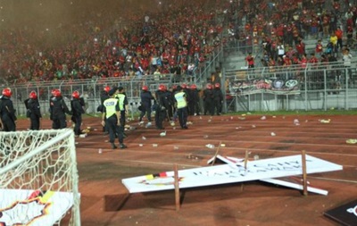 У Малайзії фанати підпалили машину поліції після футбольного матчу