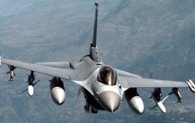 У Туреччині розбився винищувач F-16