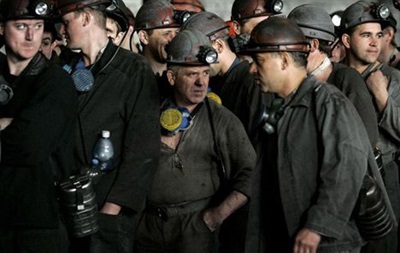 У Дніпропетровській області більш як добу горить шахта, де працювали 175 гірників 