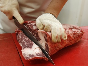 Киевские таможенники изъяли 75 тонн просроченного мяса