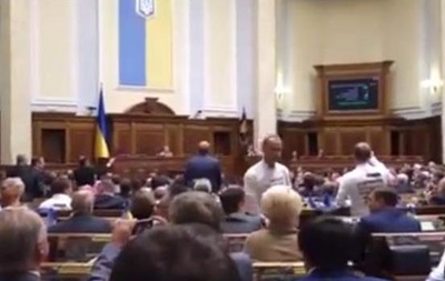 Турчинов не показал, как голосовали фракции за особый статус Донбасса