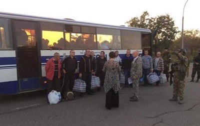 В Донецке из плена освобождены еще 35 украинских военных - Порошенко
