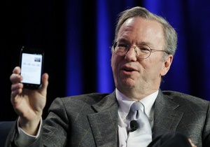 Глава Google продемонстрировал новый смартфон Nexus S