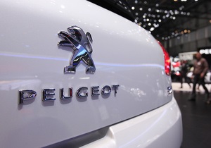 Французские власти порекомендовали Peugeot закрыть завод в Испании