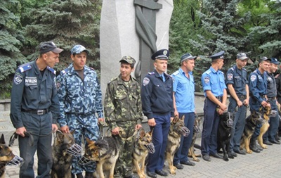 Станции киевского метро будут охранять кинологи с собаками