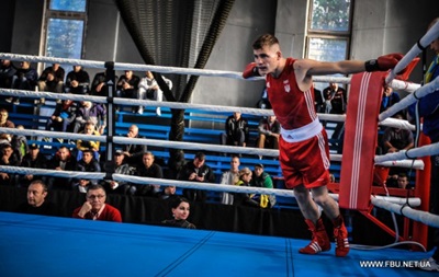 Бокс: Шелестюк и Усик закончили борьбу на чемпионате Украины