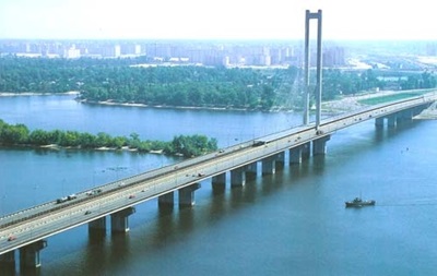 У Києві частково обмежать рух на Південному мосту 