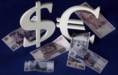 Курс доллара в России впервые вырос до 39 рублей