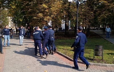 У Харкові відпустили частину затриманих учасників маршу КПУ