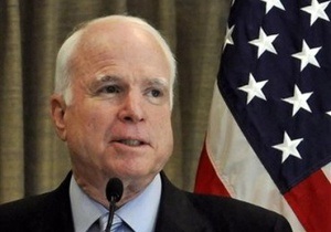 Сенатор Маккейн призвал начать бомбардировки Сирии