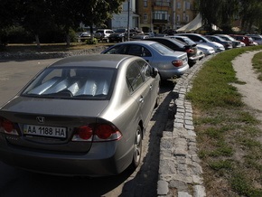 В киевских дворах появятся двухэтажные парковки