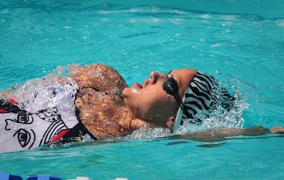 Украинская пловчиха выиграла третью медаль Кубка мира за два дня