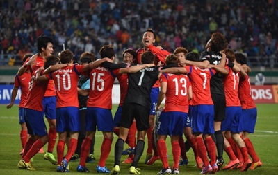 Футболистов Южной Кореи освободили от службы в армии за победу на Азиатских играх