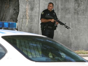 Полиция арестовала мужчину, устроившего стрельбу в США, в доме его матери