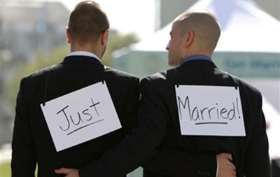 В Естонії дозволили одностатеві шлюби
