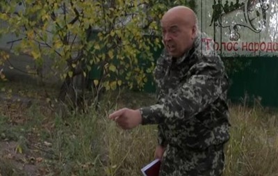 Губернатор Луганской области устроил перепалку с местной жительницей