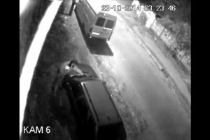 В Киеве милиционер украл дворники с автомобиля