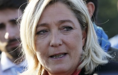 У Франції закидали камінням лідера Національного фронту Марін Ле Пен